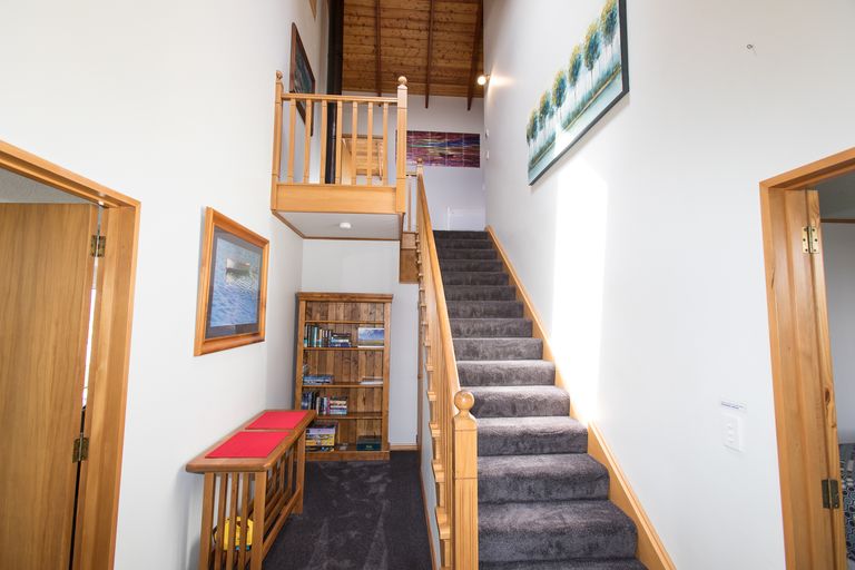 Photo of property in 3 Hamilton Drive, Lake Tekapo, 7999