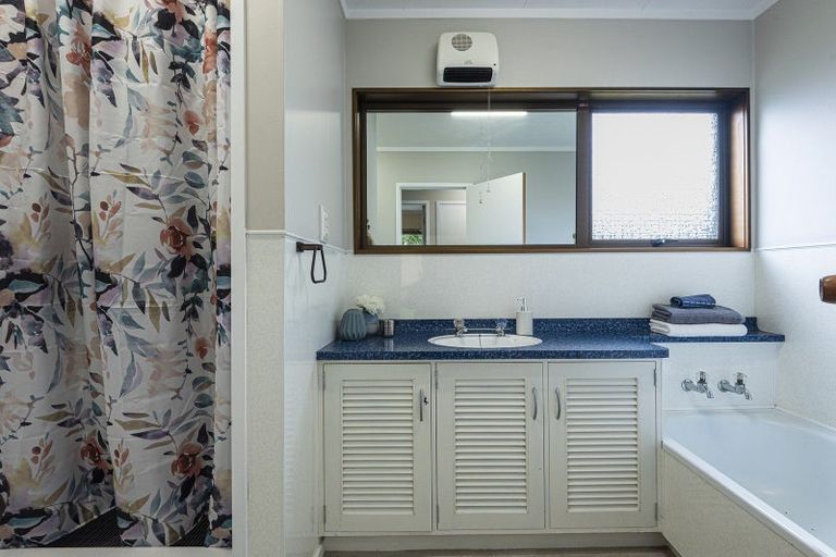 Photo of property in 51a Mains Avenue, Kensington, Whangarei, 0112