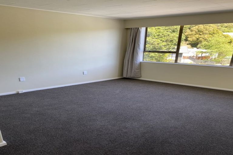 Photo of property in 105b Kamahi Street, Stokes Valley, Lower Hutt, 5019