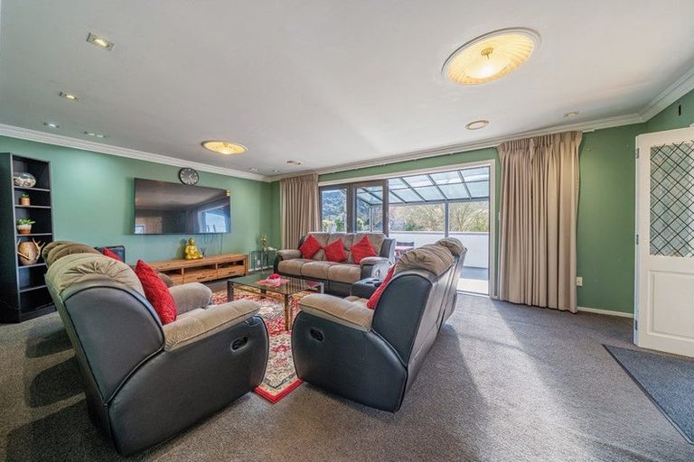 Photo of property in 42a Hudson Avenue, Ebdentown, Upper Hutt, 5018