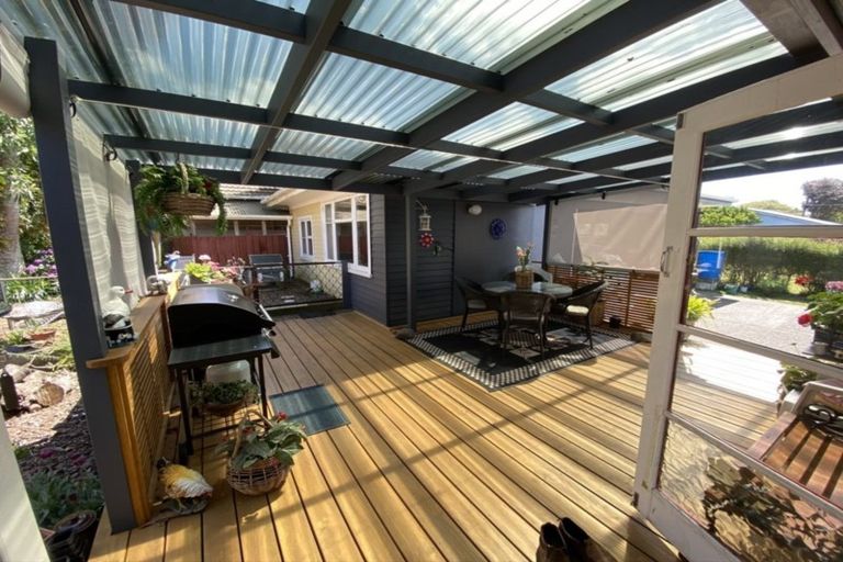 Photo of property in 16 Graham Street, Eltham, 4322