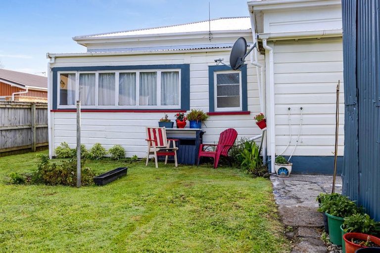 Photo of property in 49 Egmont Street, Hawera, 4610