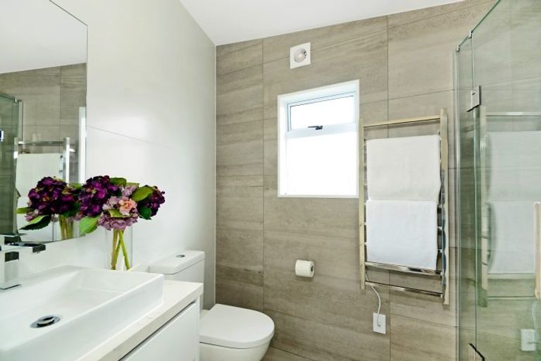 Photo of property in 15 Beacon Avenue, Campbells Bay, Auckland, 0630