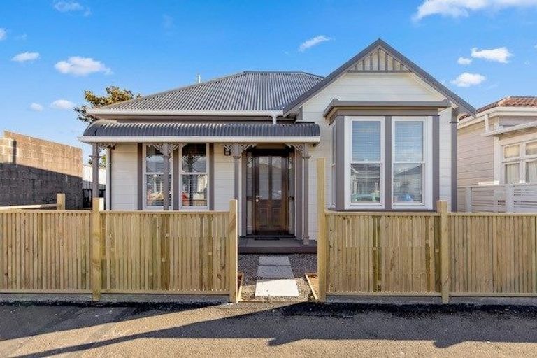 Photo of property in 23 Aurora Street, Petone, Lower Hutt, 5012