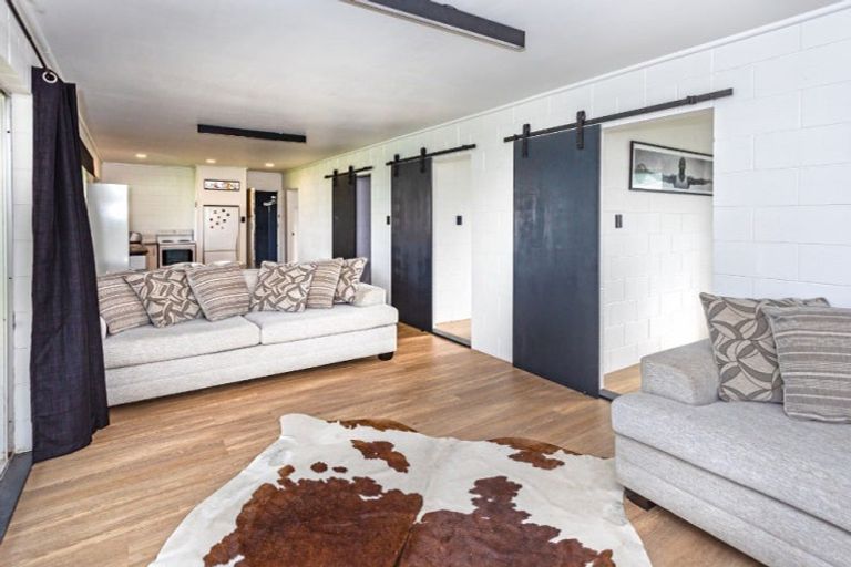 Photo of property in 320 Ocean Road, Whangamata, 3620