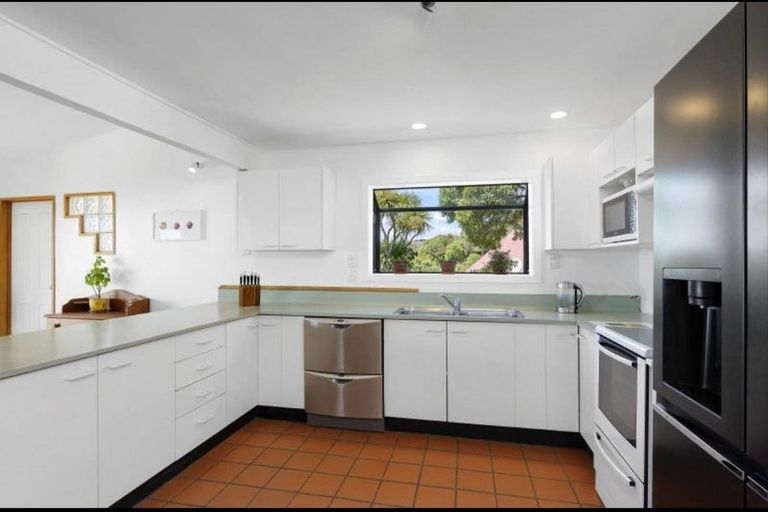 Photo of property in 4 De Thier Lane, Richmond Hill, Christchurch, 8081