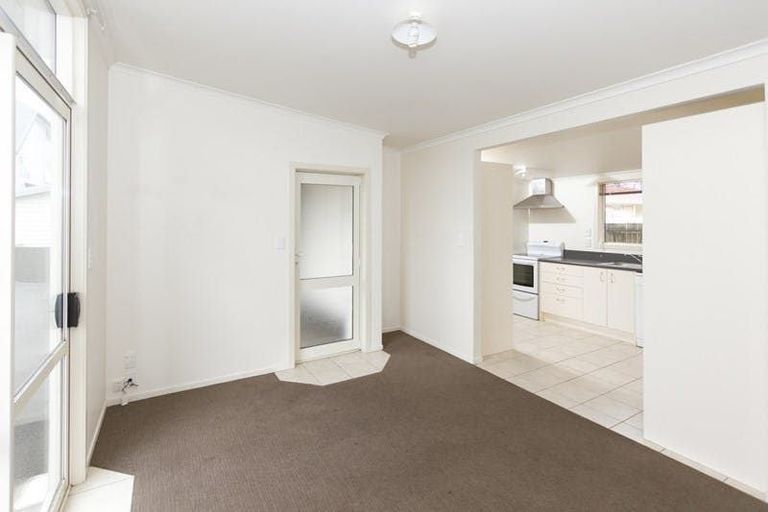 Photo of property in 8a Snead Place, Hamilton East, Hamilton, 3216