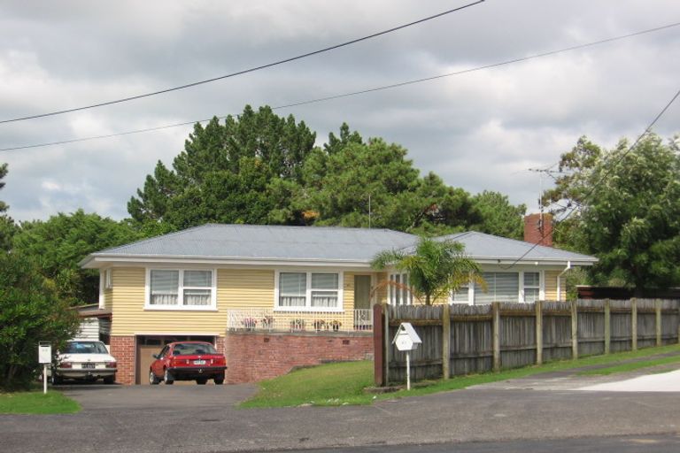 Photo of property in 25 Beaubank Road, Kelston, Auckland, 0602