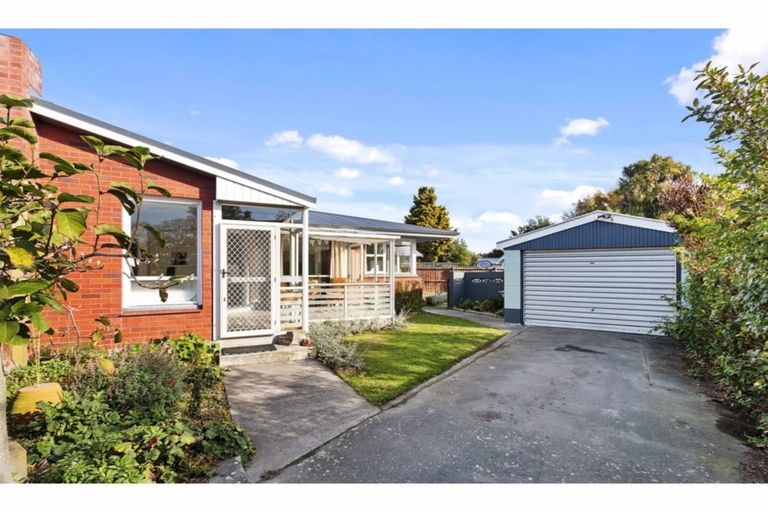 Photo of property in 6 Waiau Street, Cracroft, Christchurch, 8025