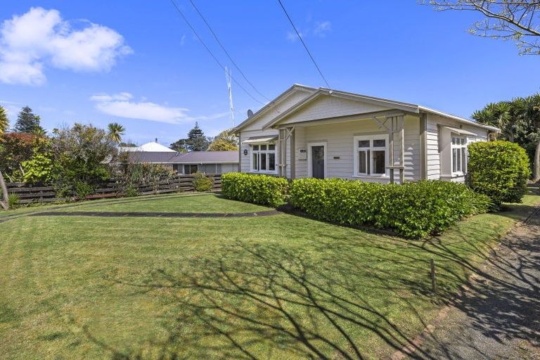 Photo of property in 22 Wallis Street, Raglan, 3225