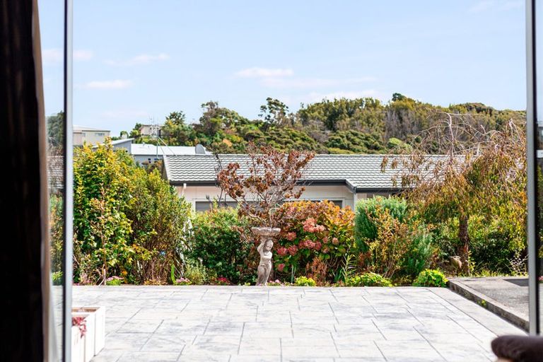 Photo of property in 114 Navigation Drive, Whitby, Porirua, 5024