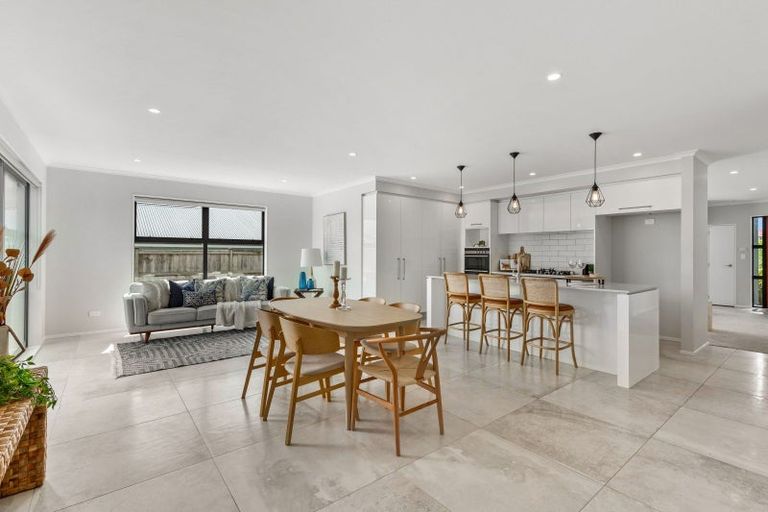 Photo of property in 30 Tyler Davies Drive, Red Beach, 0932