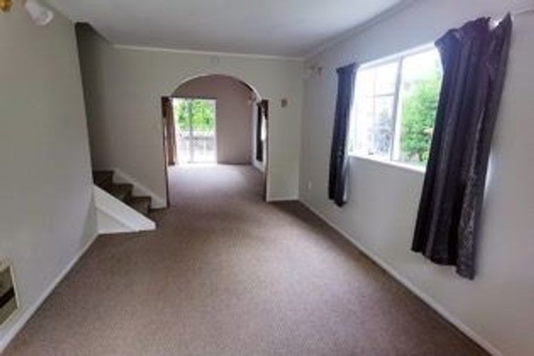 Photo of property in 2/26 Richards Avenue, Forrest Hill, Auckland, 0620