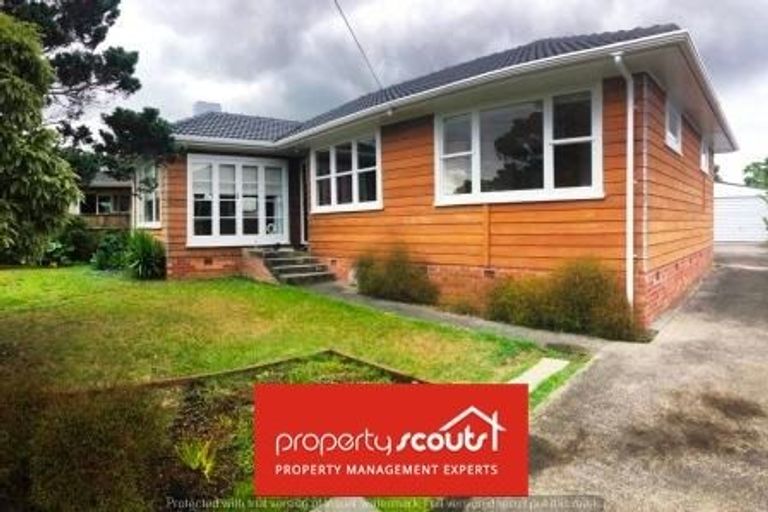 Photo of property in 50 Taipari Road, Te Atatu Peninsula, Auckland, 0610