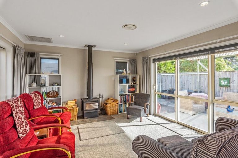 Photo of property in 36 Pharazyn Avenue, Waikanae Beach, Waikanae, 5036