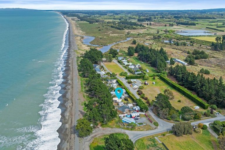 Photo of property in 15 South Crescent, Amberley, 7481