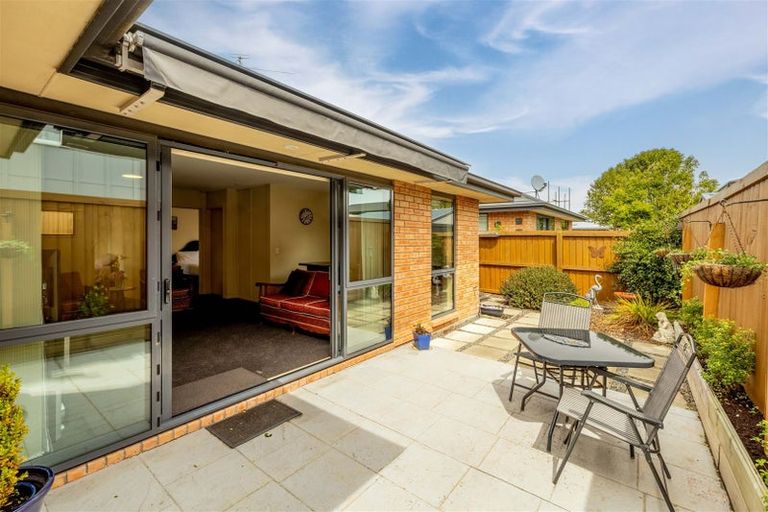 Photo of property in 3/123 Sawyers Arms Road, Northcote, Christchurch, 8052