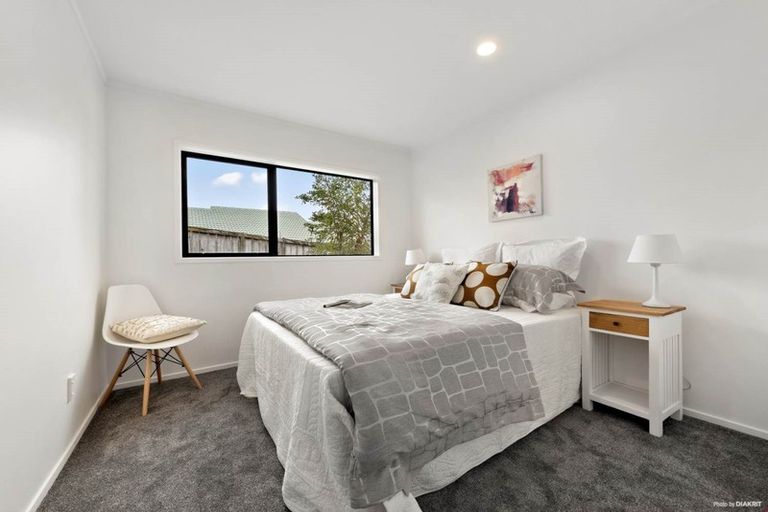 Photo of property in 11 Bob Charles Drive, Golflands, Auckland, 2013