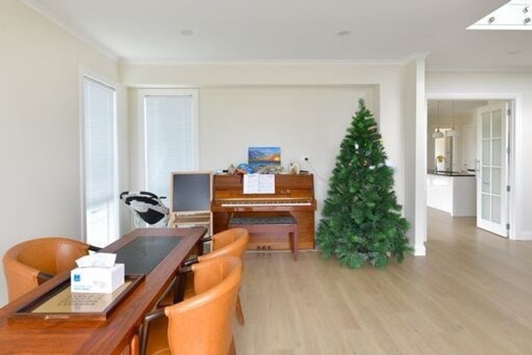 Photo of property in 24 Boocock Crescent, Orewa, 0931