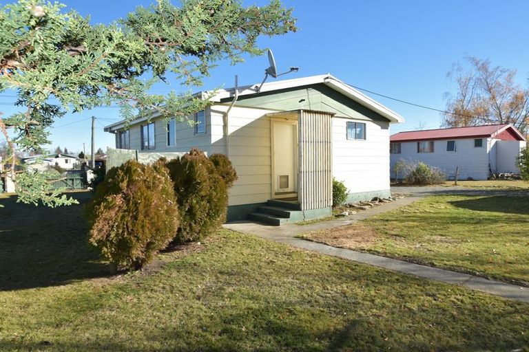 Photo of property in 3 Hallewell Road, Twizel, 7901