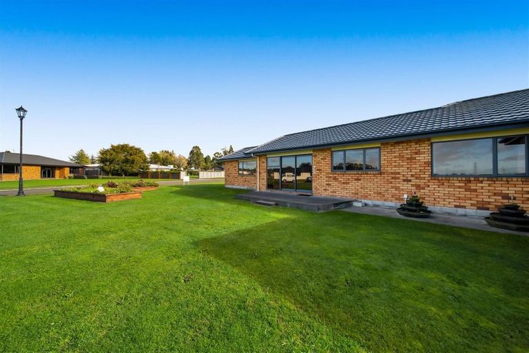 Photo of property in 121 Mercade Close, Stratford, 4332