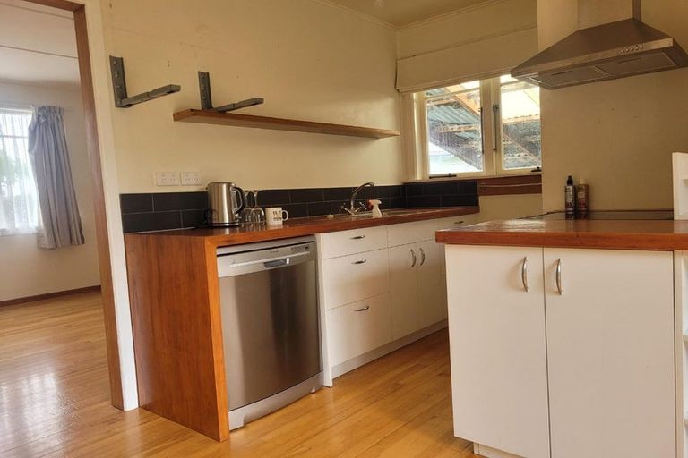 Photo of property in 38 Woodward Street East, Featherston, 5710