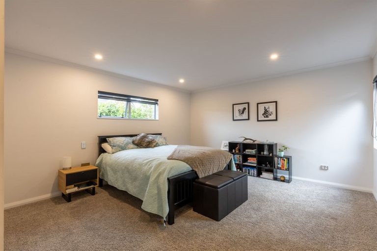 Photo of property in 6 D'urville Place, Kelvin Grove, Palmerston North, 4414