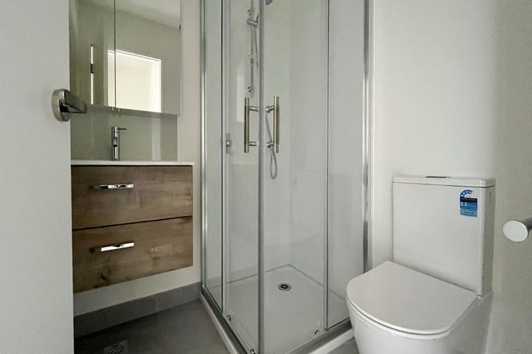 Photo of property in 7/476 West Coast Road, Glen Eden, Auckland, 0602