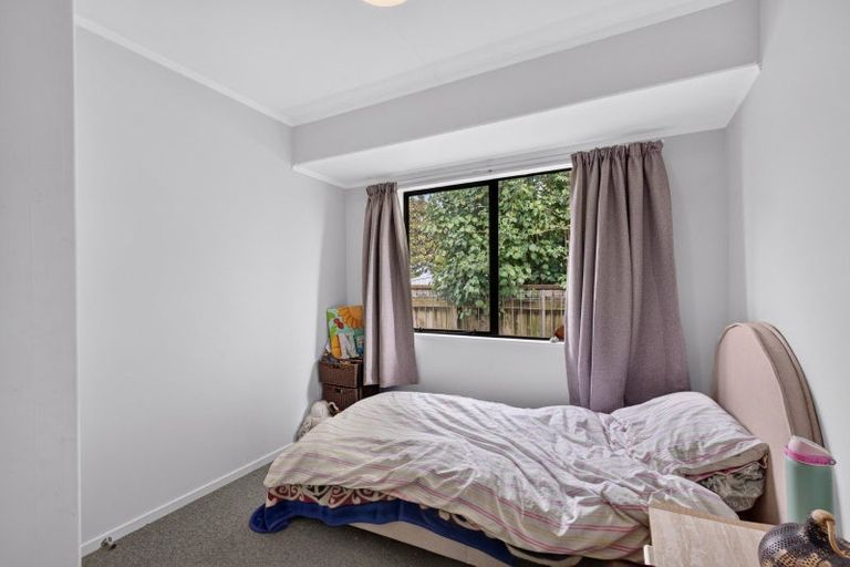 Photo of property in 28 Cranby Crescent, Onekawa, Napier, 4110