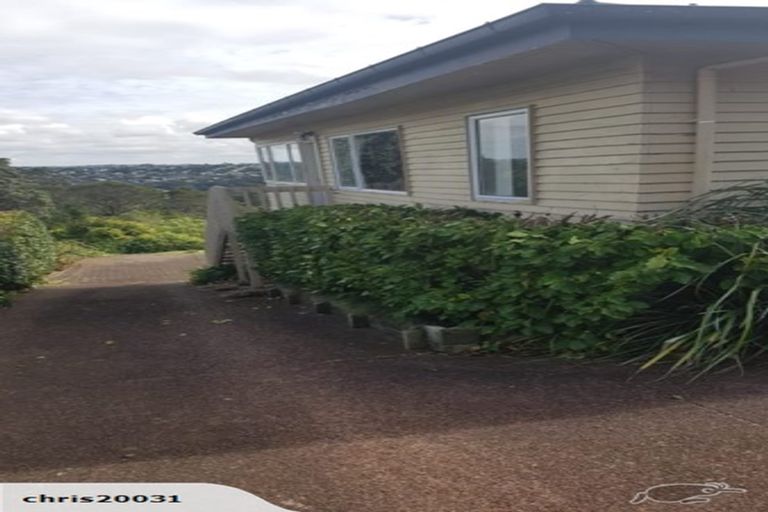 Photo of property in 320 Glenfield Road, Glenfield, Auckland, 0629