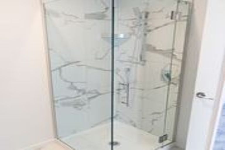 Photo of property in 11/8 Yeovil Road, Te Atatu Peninsula, Auckland, 0610