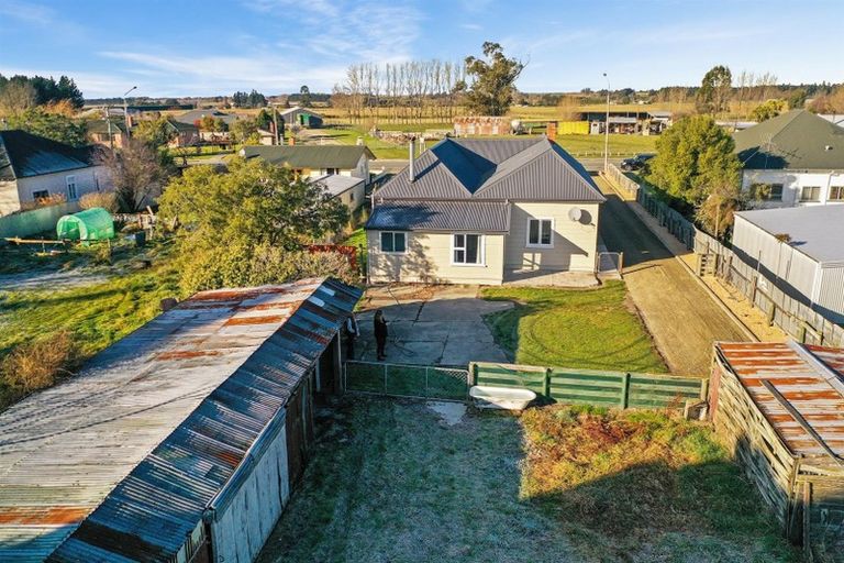 Photo of property in 48 Timaru Road, Waimate, 7924