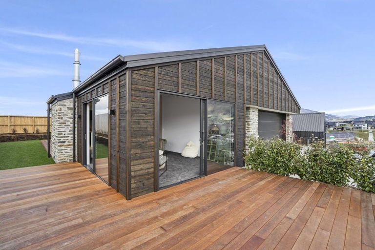 Photo of property in 42 Doug Ledgerwood Drive, Wanaka, 9305
