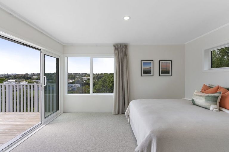 Photo of property in 2/37 Woodlands Crescent, Browns Bay, Auckland, 0630