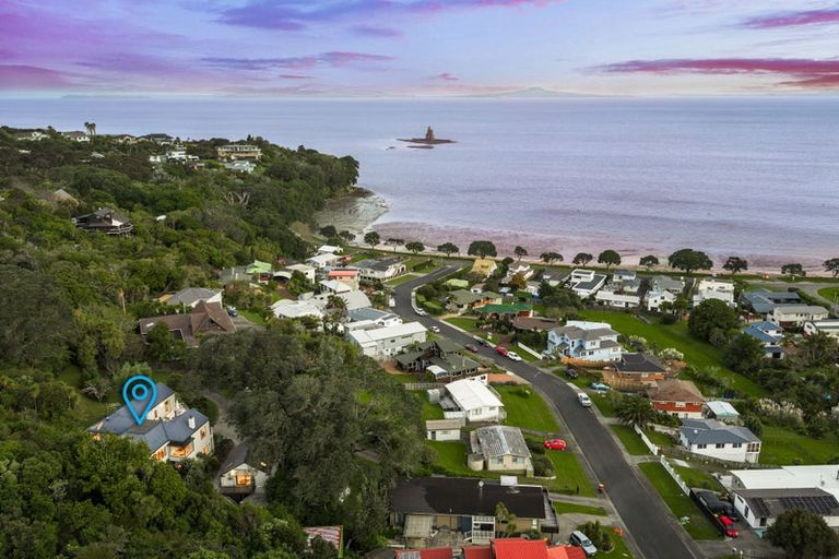 Photo of property in 10 Zita Avenue, Matakatia, Whangaparaoa, 0930