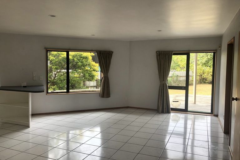 Photo of property in 33 Long Drive, Torbay, Auckland, 0630