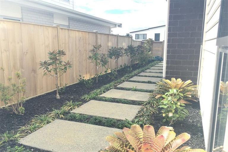 Photo of property in 33 Remuremu Street, Long Bay, Auckland, 0630