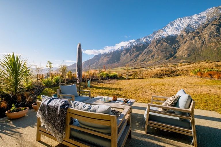 Photo of property in 4 Wanderer Lane, Jacks Point, Queenstown, 9371