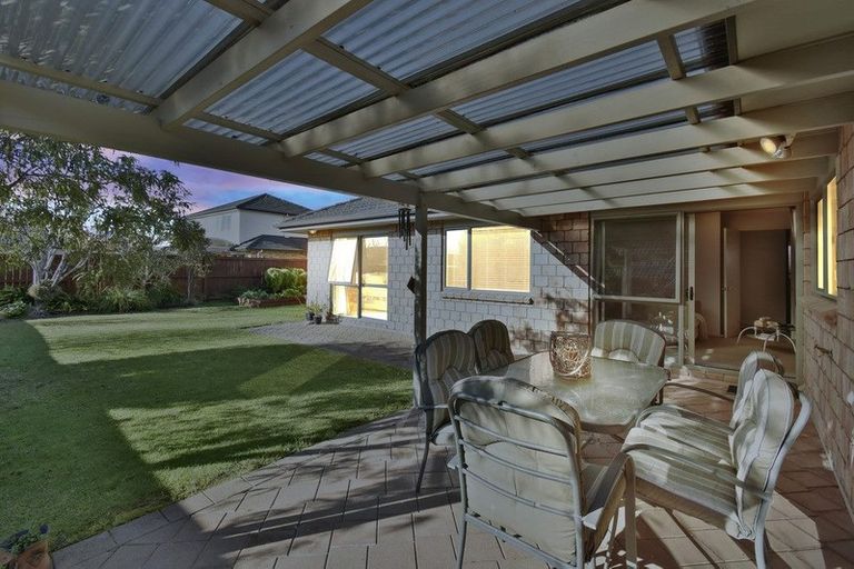 Photo of property in 217 Carnoustie Drive, Wattle Downs, Auckland, 2103