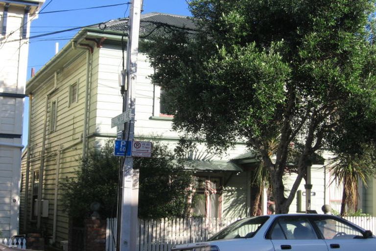 Photo of property in 11 Roxburgh Street, Mount Victoria, Wellington, 6011