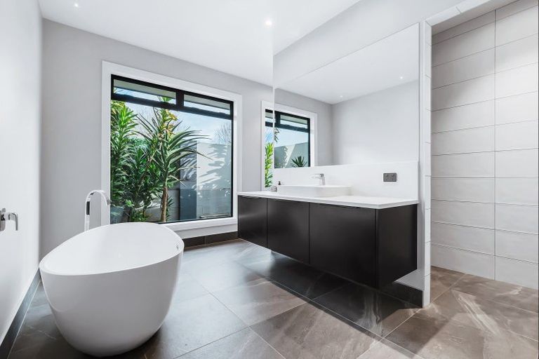 Photo of property in 10 Brighton Grove, Newstead, Hamilton, 3286