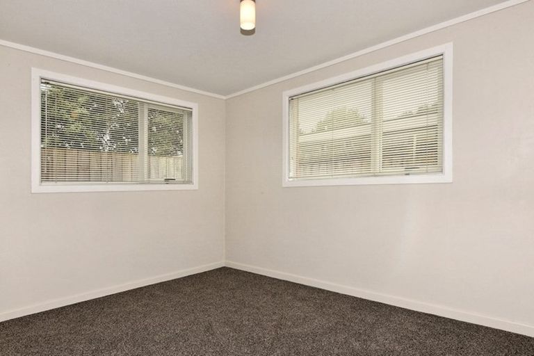 Photo of property in 25 Graham Avenue, Te Atatu Peninsula, Auckland, 0610