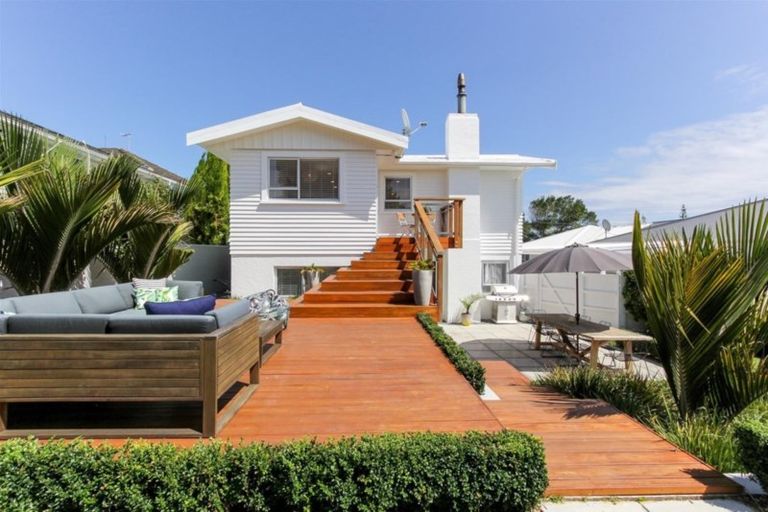 Photo of property in 185 Mangorei Road, Merrilands, New Plymouth, 4312