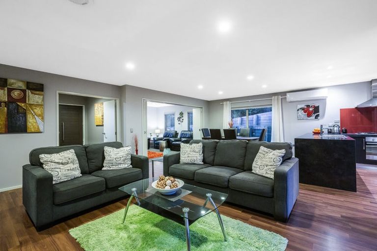 Photo of property in 33 Kahurangi Heights, Aotea, Porirua, 5024