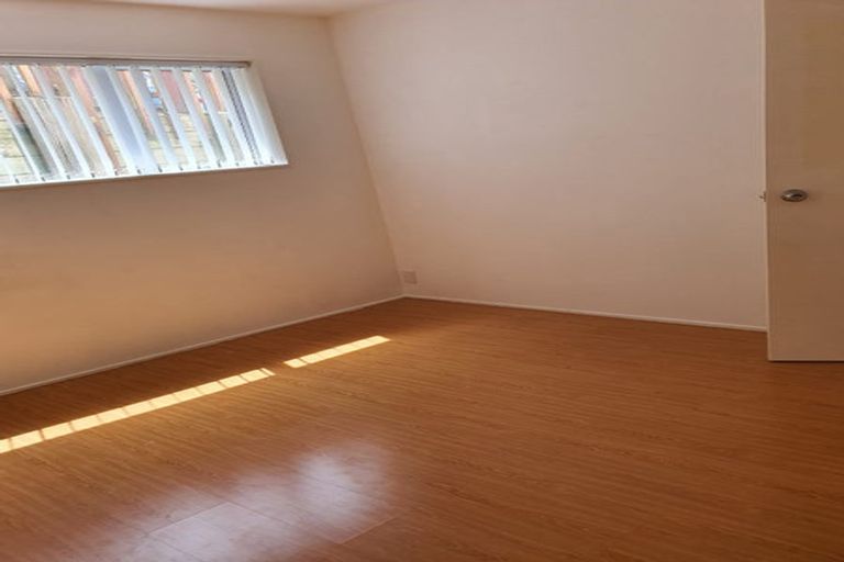 Photo of property in 23a Laurina Road, Sunnynook, Auckland, 0620