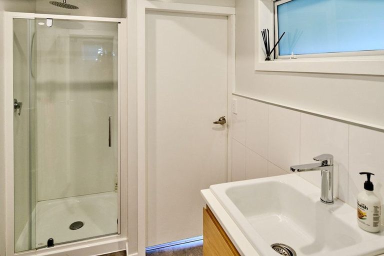 Photo of property in 98 Motuhara Road, Plimmerton, Porirua, 5026