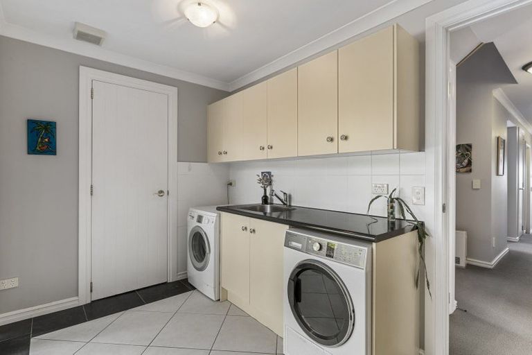 Photo of property in 17 Willowbank Close, East Tamaki Heights, Auckland, 2016