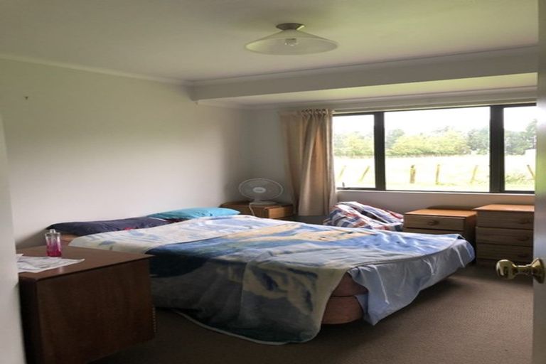 Photo of property in 420 Tararua Road, Levin, 5571