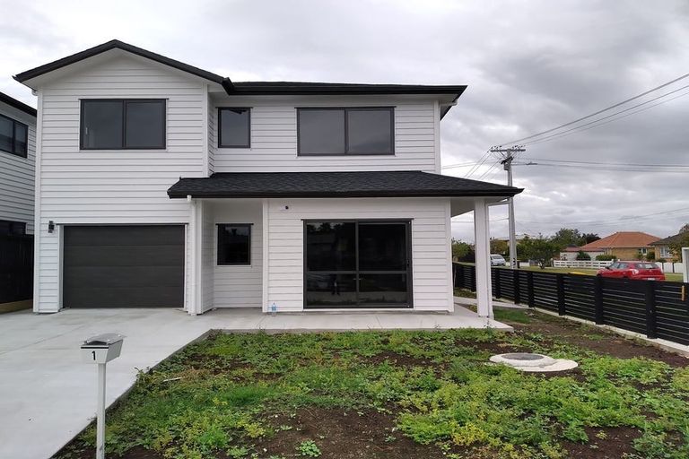 Photo of property in 1 Nagra Lane, Papakura, 2110