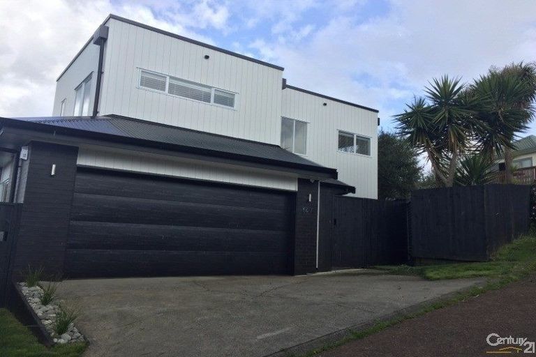 Photo of property in 1/64 Gosford Drive, Botany Downs, Auckland, 2010
